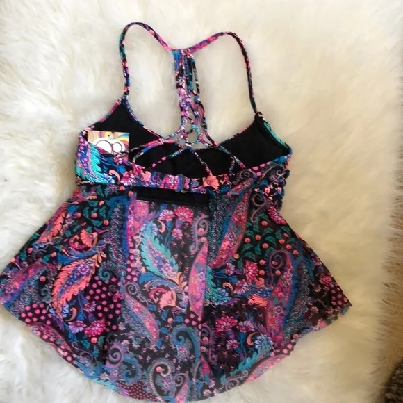 NWT Cute Swimsuit Top - Picture 4 of 4